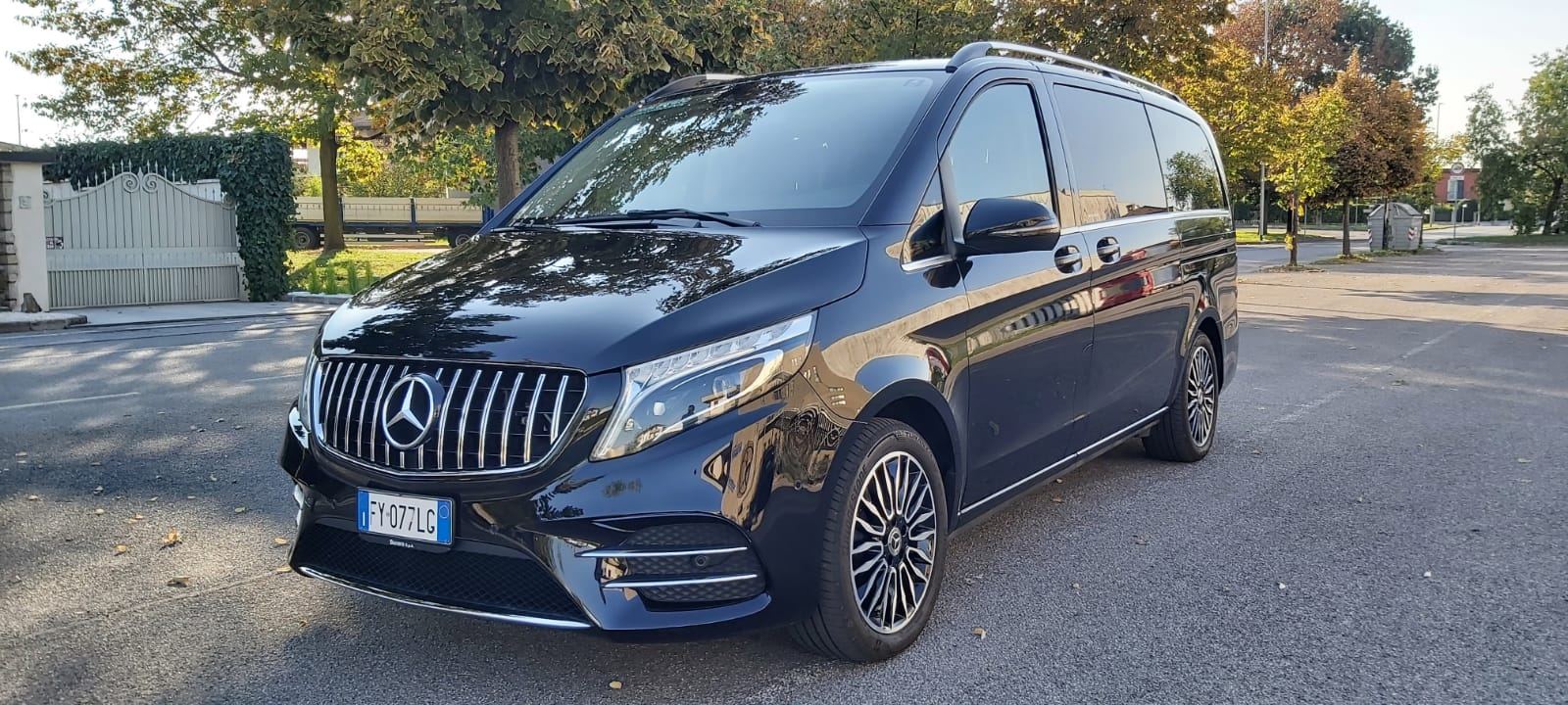Mercedes V-250 nera di Giorgio Auto