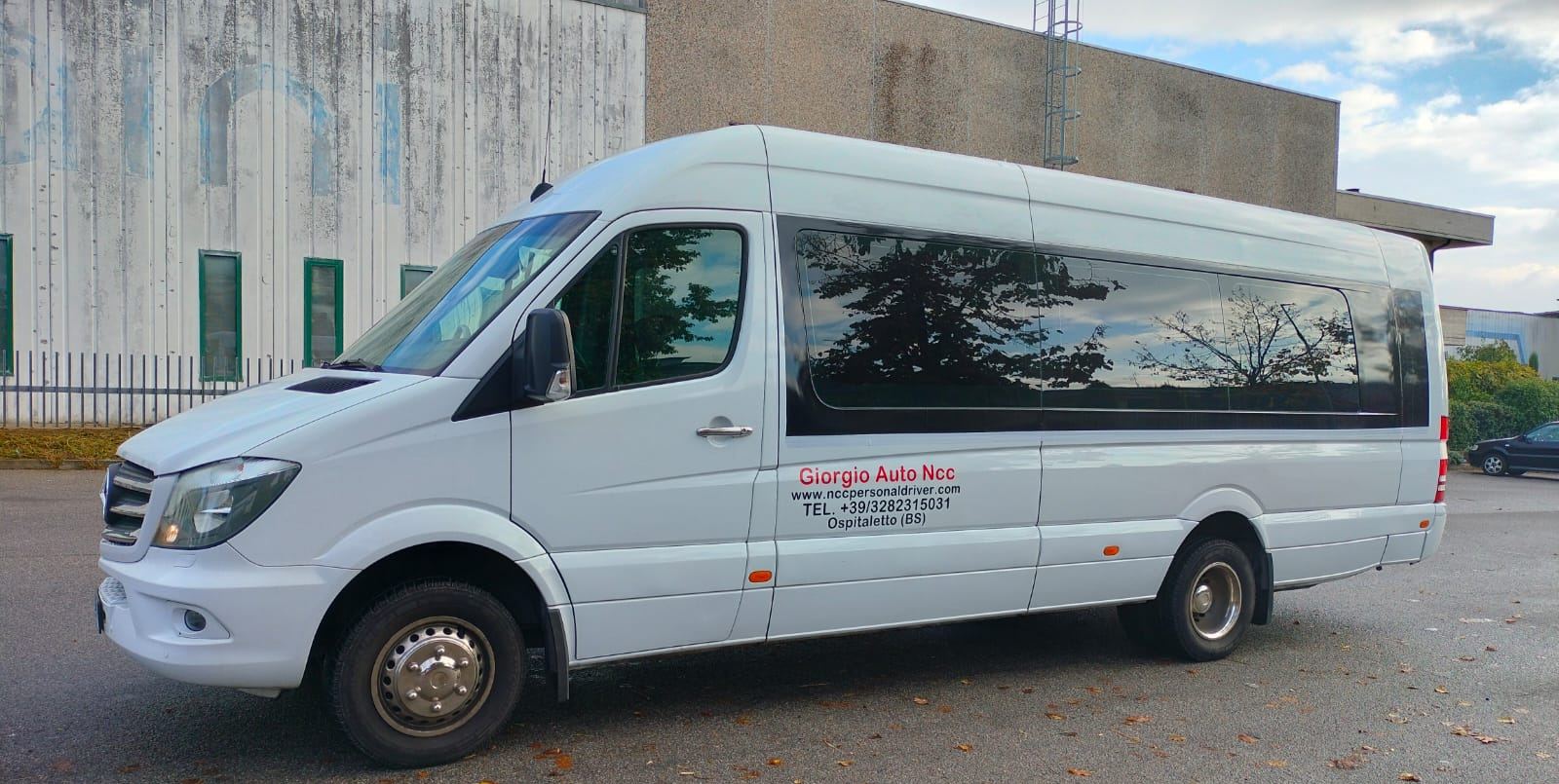 Minibus bianco di Giorgio Auto